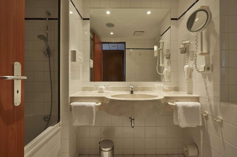 H4 Hotel Kassel - Oda