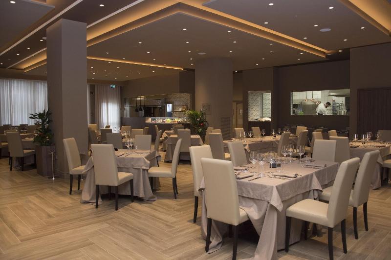 Hotel Commercio - Restoran