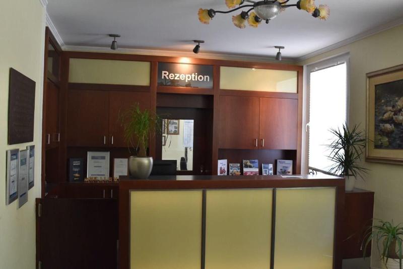 Hotel Am Bahnhof - Lobi