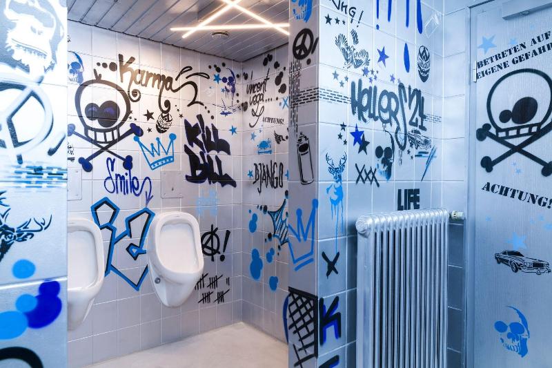 Hellers Twenty Four 1 (24H Self-Check-In) - Aktivite