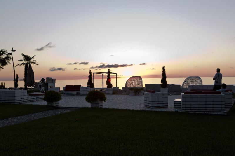 Hotel Dreamland Oasis - Teras