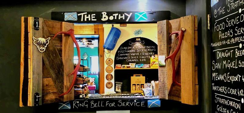 Strathcarron Hotel - Bar