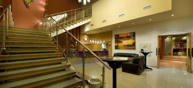 Grand Hotel - Lobi
