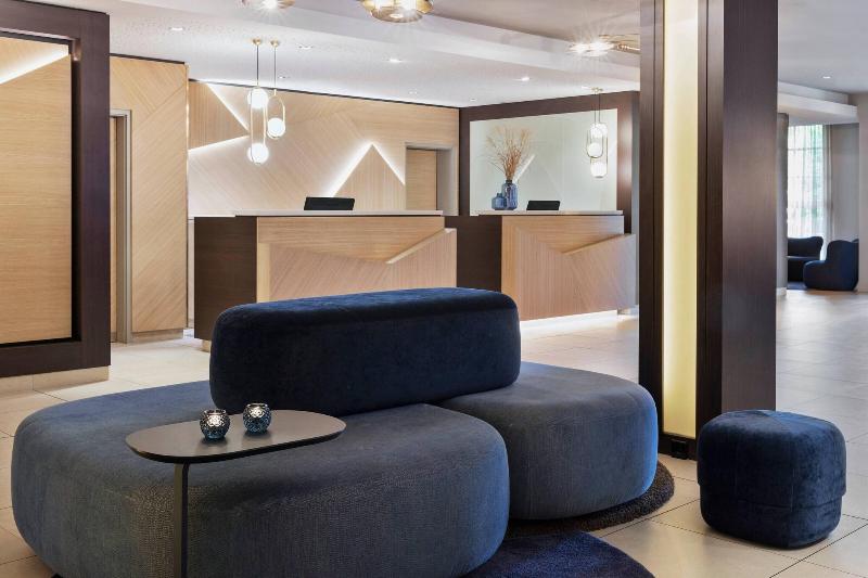 Courtyard by Marriott Wiesbaden-Nordenstadt - Lobi