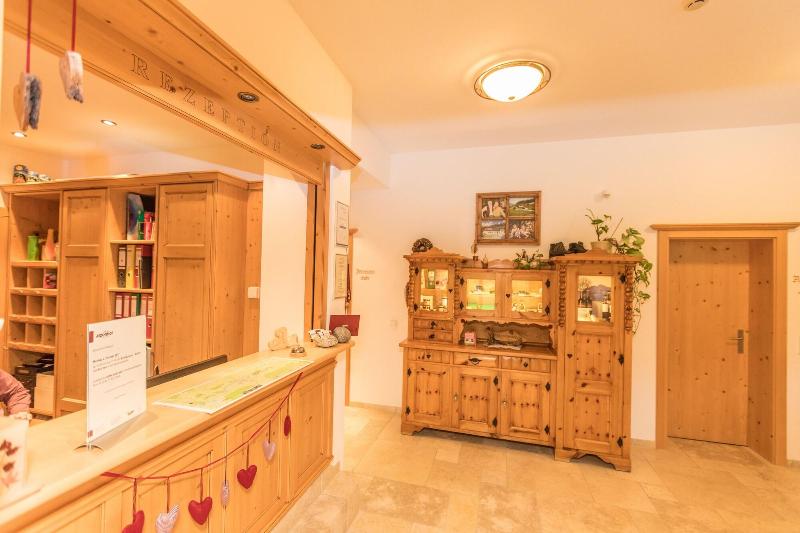 Alpenhof Apartments - Lobi