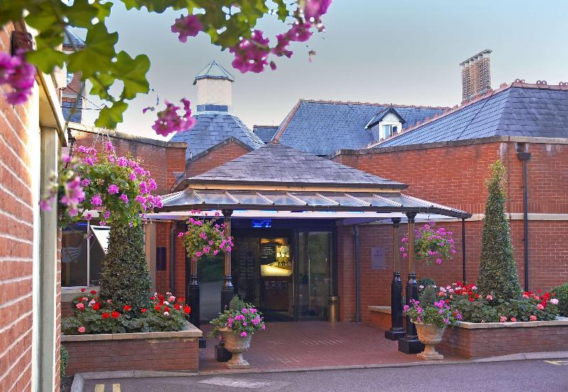 DoubleTree by Hilton St. Anne's Manor - Genel