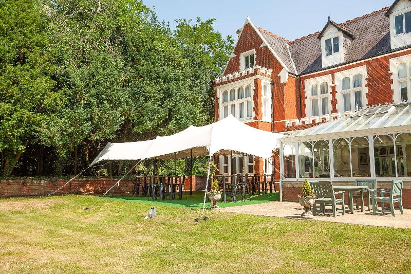 DoubleTree by Hilton St. Anne's Manor - Genel
