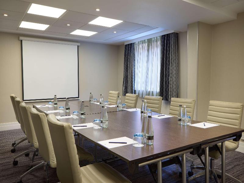 DoubleTree by Hilton St. Anne's Manor - Genel