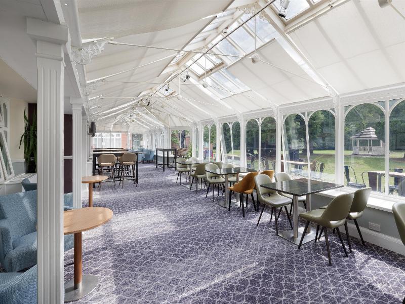DoubleTree by Hilton St. Anne's Manor - Genel