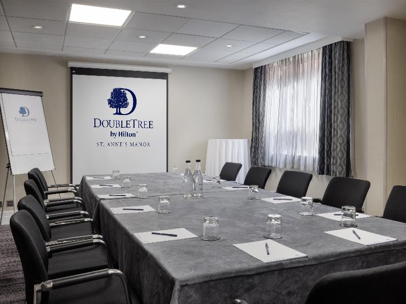 DoubleTree by Hilton St. Anne's Manor - Genel