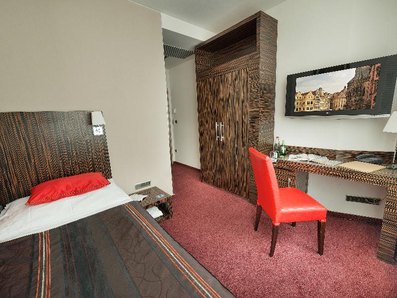 EA Hotel Crystal Palace - Oda