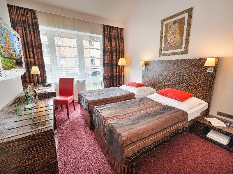 EA Hotel Crystal Palace - Oda