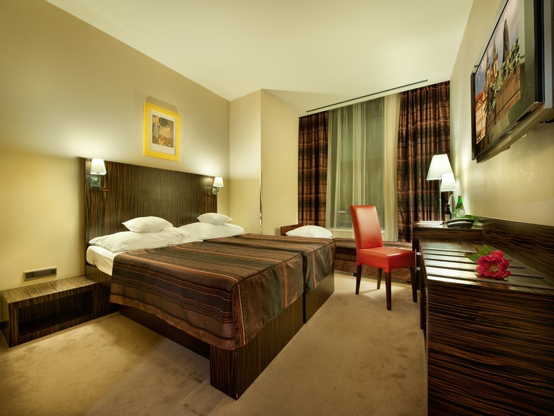 EA Hotel Crystal Palace - Oda