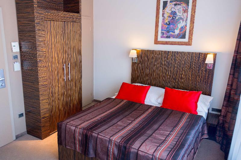 EA Hotel Crystal Palace - Oda