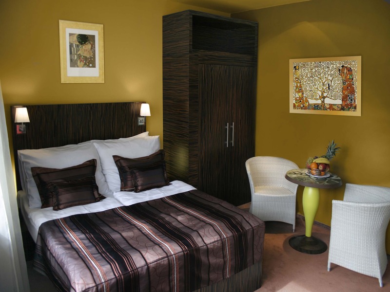 EA Hotel Crystal Palace - Oda