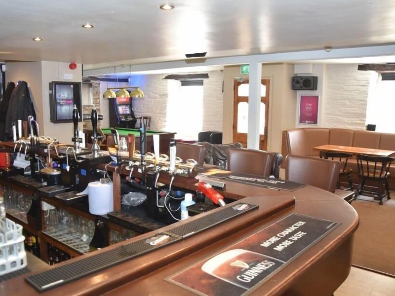 The Red Lion - Bar