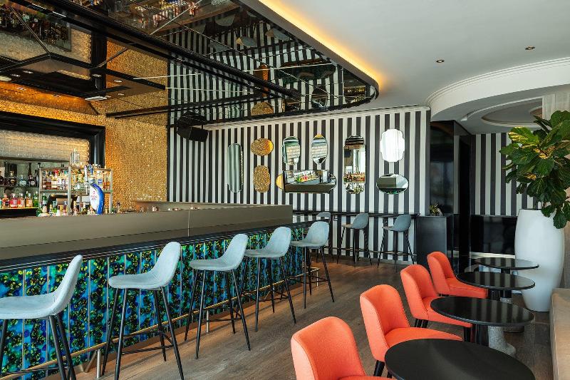 Th8 Palm Dubai Beach Resort Vignette Collection - Bar