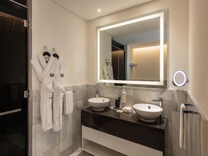 Th8 Palm Dubai Beach Resort Vignette Collection - Oda