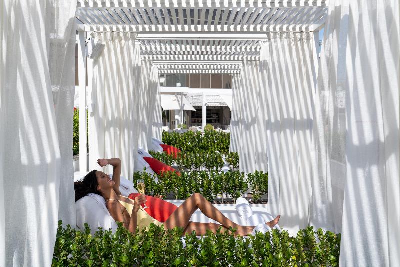Th8 Palm Dubai Beach Resort Vignette Collection - Plaj