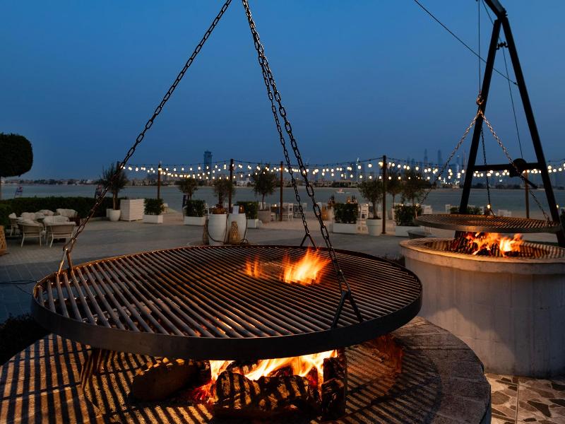 Th8 Palm Dubai Beach Resort Vignette Collection - Restoran