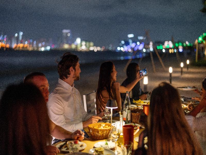 Th8 Palm Dubai Beach Resort Vignette Collection - Restoran