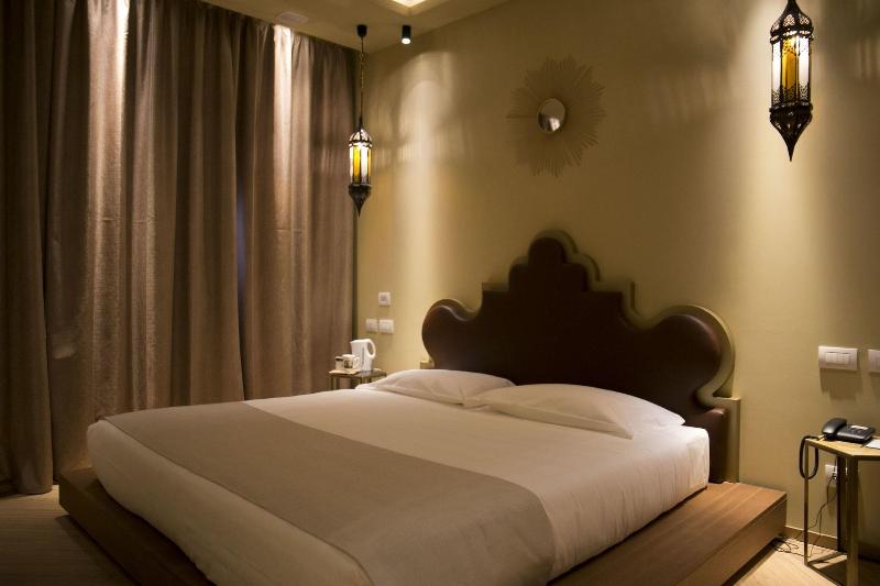 Emotional Grand Motel - Oda