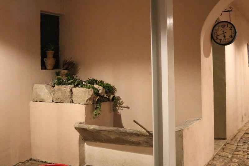 Palazzo Corso Umberto - Genel