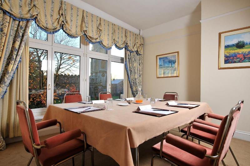 The Walnut Tree Hotel - Toplantı