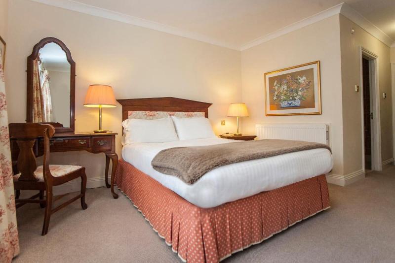 The Walnut Tree Hotel - Oda