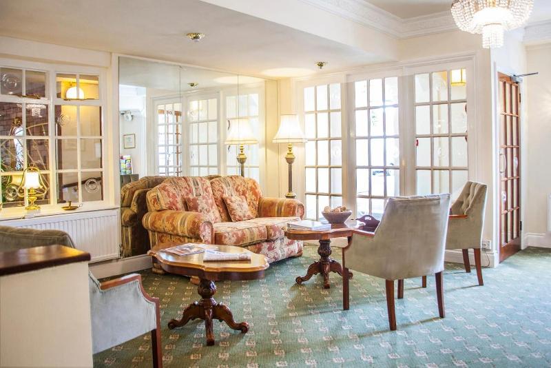 The Walnut Tree Hotel - Oda