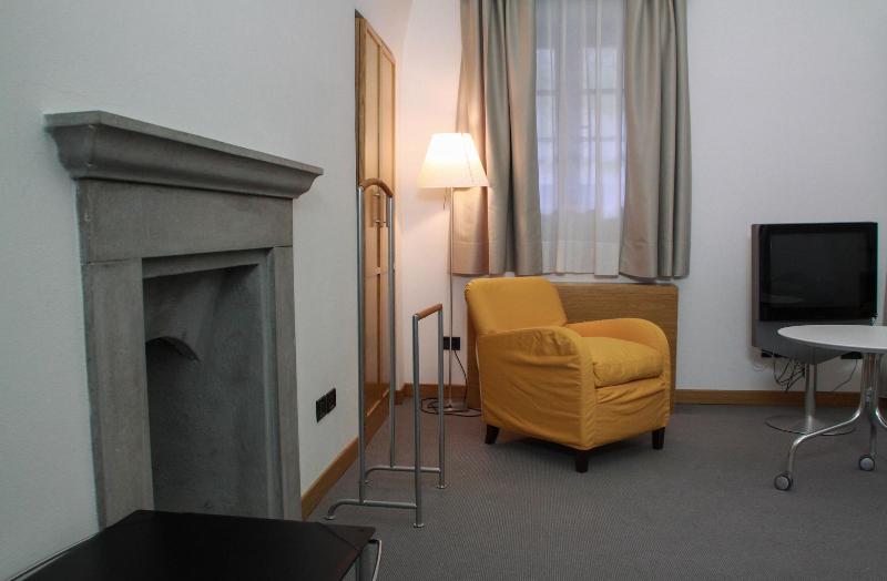Hotel Cavour Et Des Officiers - Oda