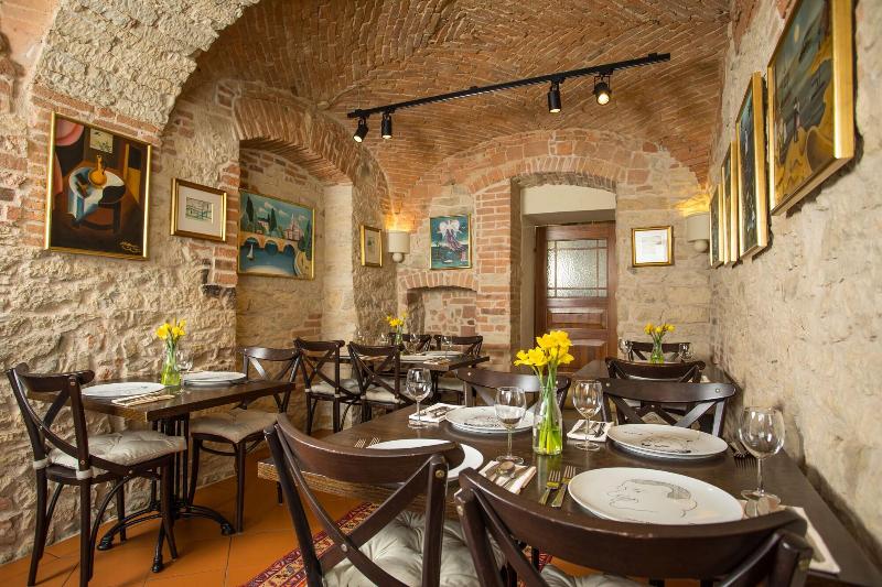 Dvůr Hoffmeister - Restoran