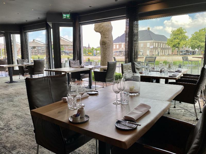 De Zon Hotel & Restaurant - Restoran