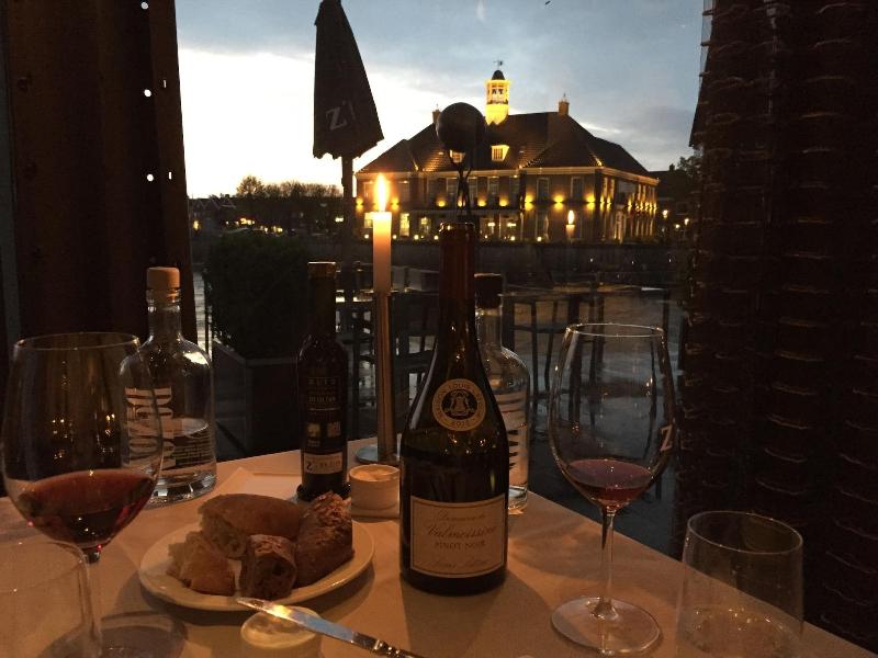 De Zon Hotel & Restaurant - Restoran