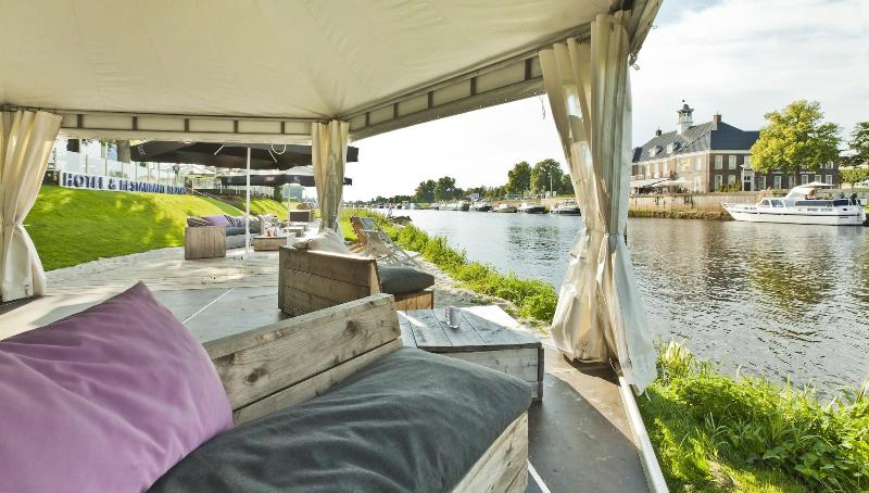 De Zon Hotel & Restaurant - Teras