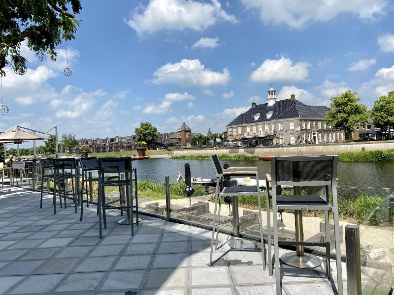 De Zon Hotel & Restaurant - Teras