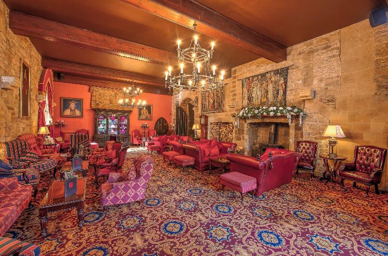 Langley Castle Hotel - Lobi