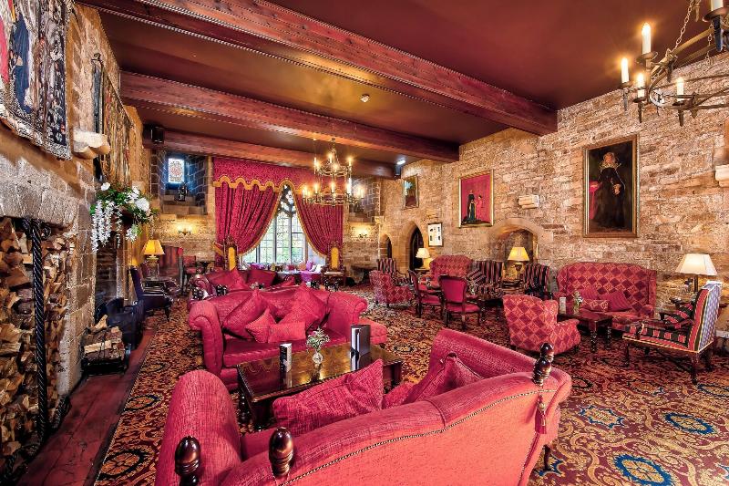 Langley Castle Hotel - Lobi