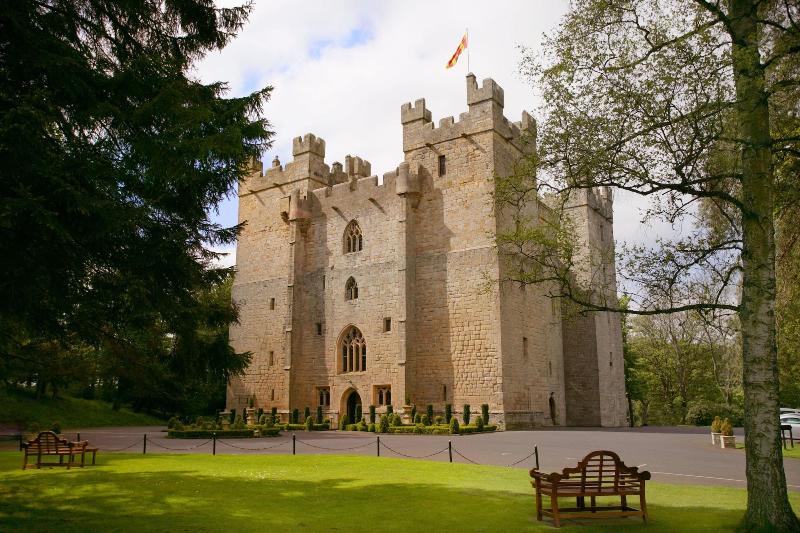 Langley Castle Hotel - Genel