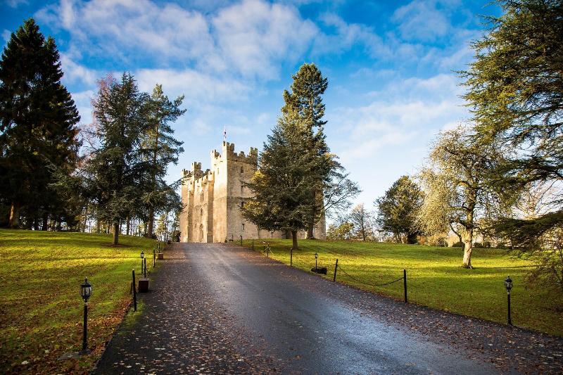 Langley Castle Hotel - Genel