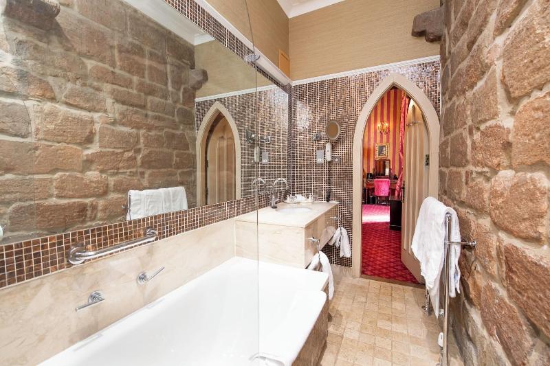 Langley Castle Hotel - Oda