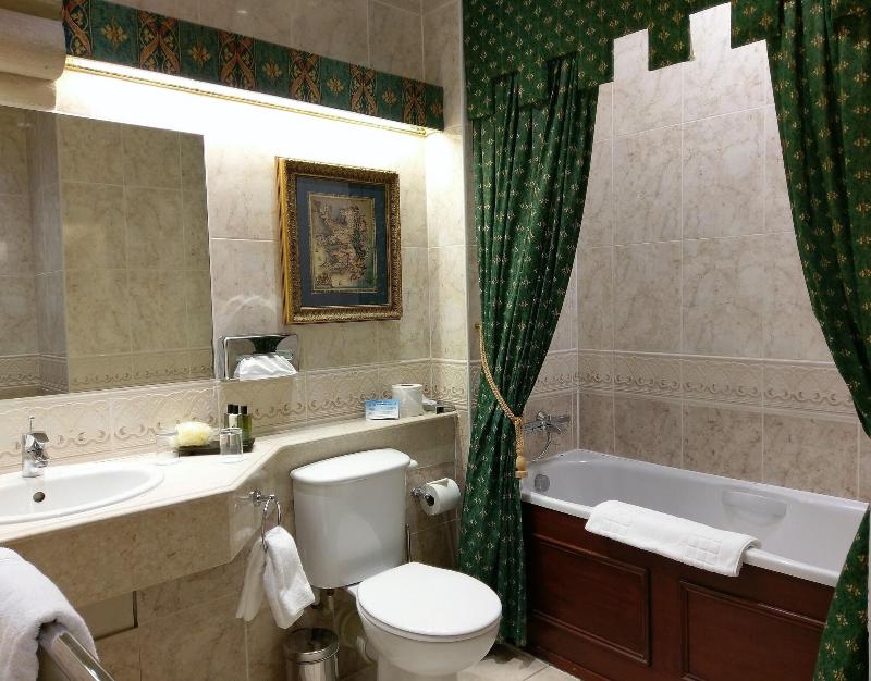 Langley Castle Hotel - Oda