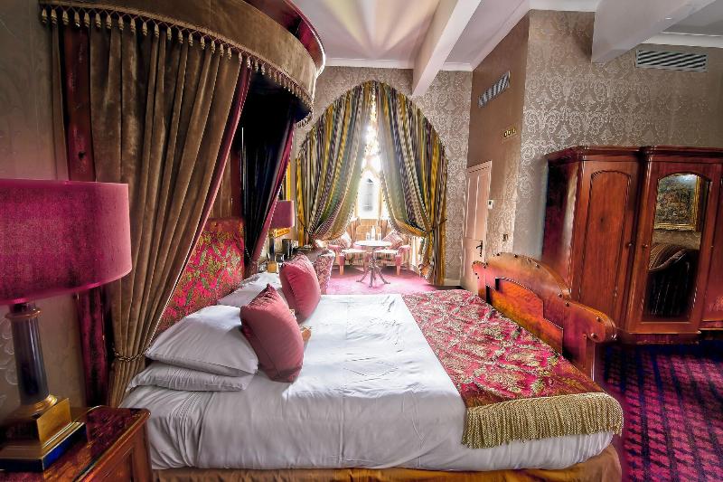 Langley Castle Hotel - Oda