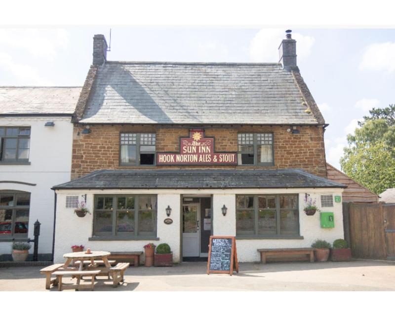 The Sun Inn - Genel
