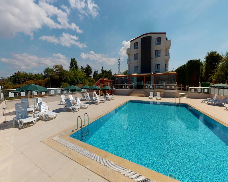 Double Royal Hotel - Havuz