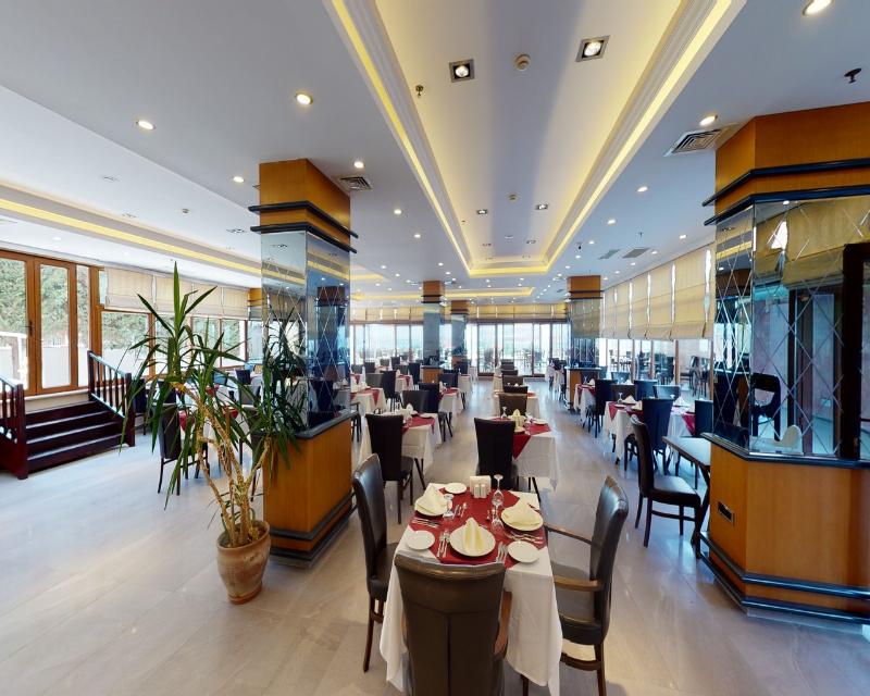 Double Royal Hotel - Restoran