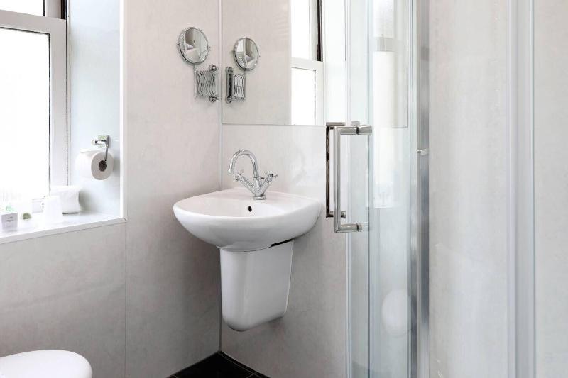 Woodland Bay Hotel - Oda