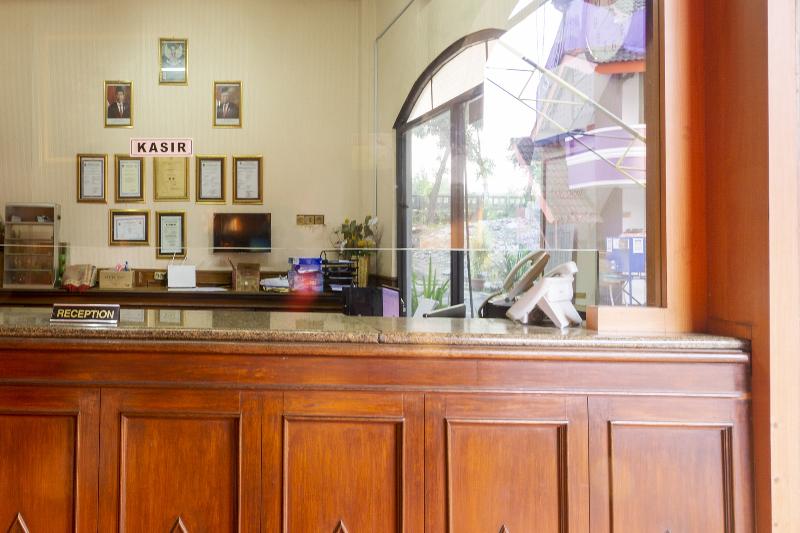 SPOT ON 3978 Hotel Danau Indah - Lobi