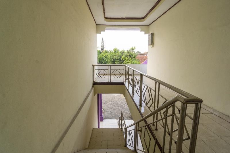 SPOT ON 3978 Hotel Danau Indah - Lobi