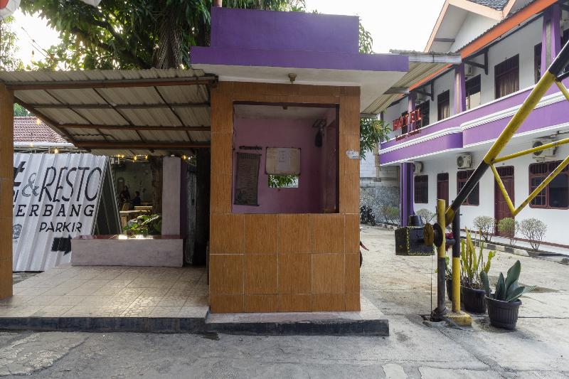 SPOT ON 3978 Hotel Danau Indah - Lobi